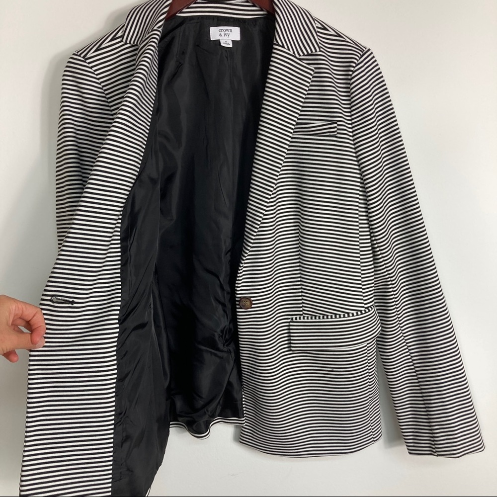 Crown & Ivy Women's Black and White Striped Blazer Size Small - Picture 6 of 10
